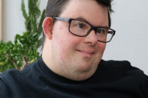 Läs mer om artikeln Lyssna på Julian Peter Messners dikt i P1